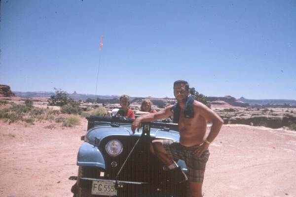 Canyonlands trip, Jeep, Al, Kevin and Dave.jpg 22.9K