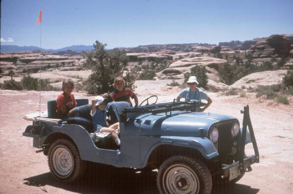 Canyonlands trip, Jeep, Pat, Karen, Kevin and Dave.jpg 33.1K