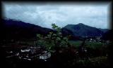 HuangShan, Z village in a valley.jpg 3.3K
