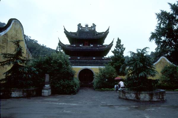 Temple2 near Ningbo, drum tower.jpg 31.8K