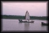 boats sailing on river near Ningbo.jpg 2.9K