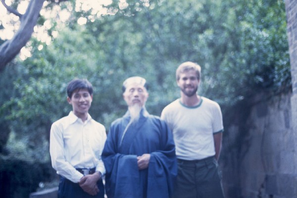 Taoist elder and Yang SiLiang and me.jpg 52.0K