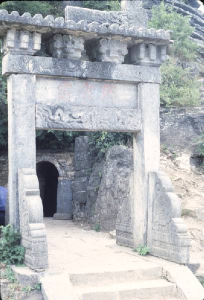View of Bodhidharma's cave 2.jpg 41.3K