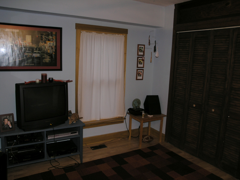 06middleroom.jpg 153.2K