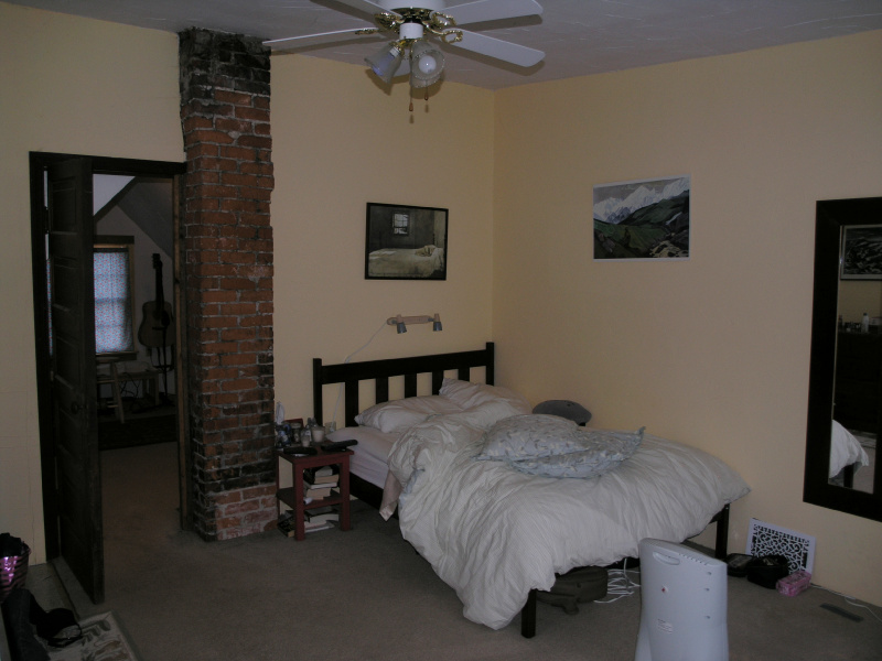 09bedroom2.jpg 156.5K