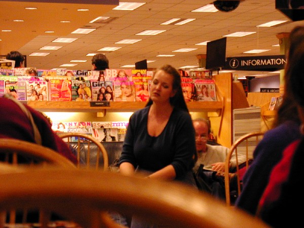 p2045701.jpg 75.4K