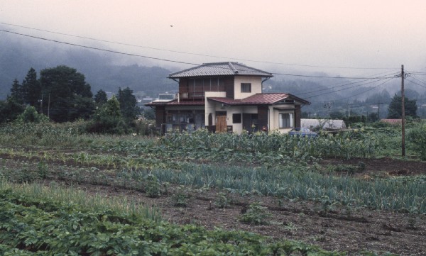 japan006.jpg 63.9K