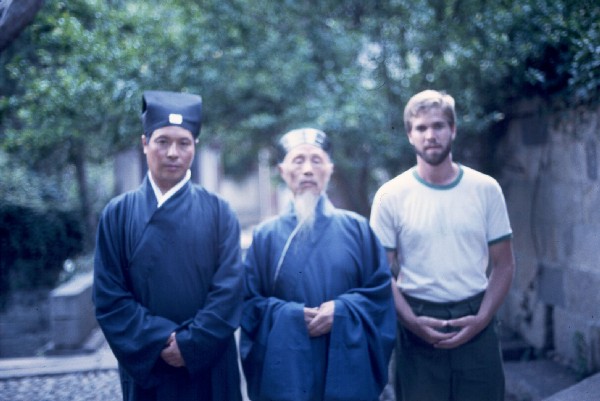 Taoist elder and middle age and me.jpg 54.6K