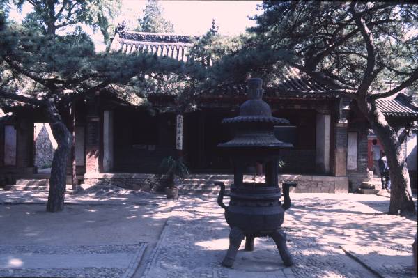 t'ien t'ai temple 05.jpg 47.5K