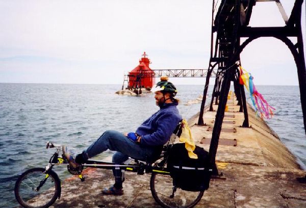 KEVIN ON LIGHTHOUSE JETTY WITH BAGEL.jpg 47.7K