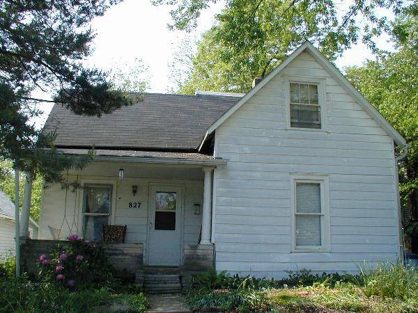 Kelly's house from street.jpg 66.5K
