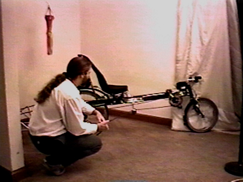 linear_kevin_squatting2.jpg 265.1K